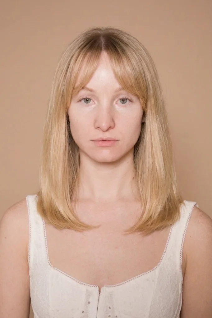 Corte clavicular con flequillo cortina completo.